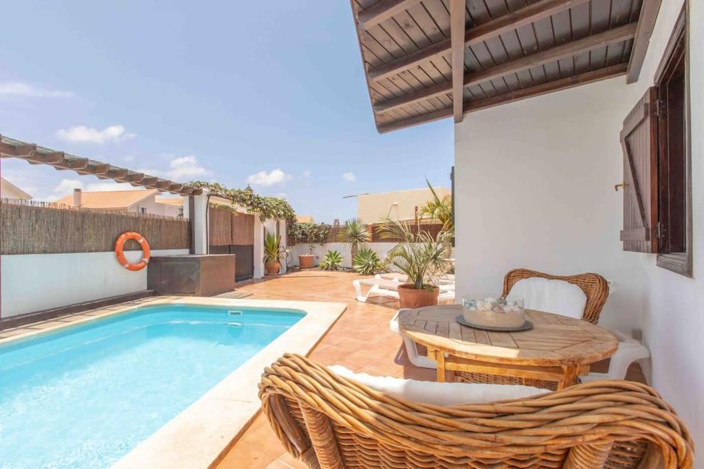 Villa Rustica -Heated Pool & Garden Near The Beach Corralejo Exterior photo